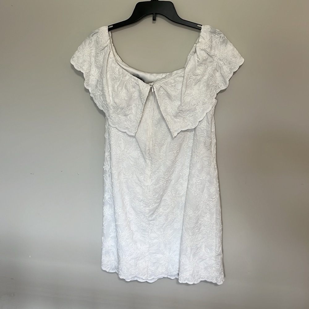 EUC Lauren Ralph Lauren Off the Shoulder White with floral design Dress Size 14P - Picture 5 of 7